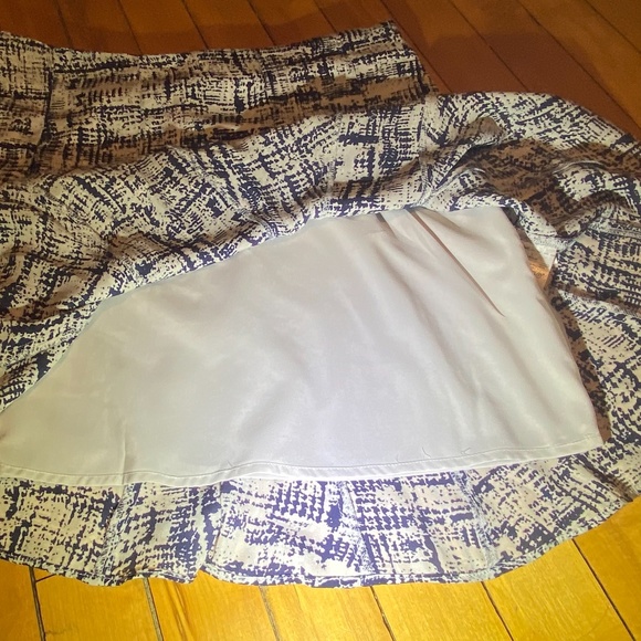 Banana Republic Navy/Soft Gray Trapeze Skirt, Fully Lined, Size 2 - Picture 11 of 11